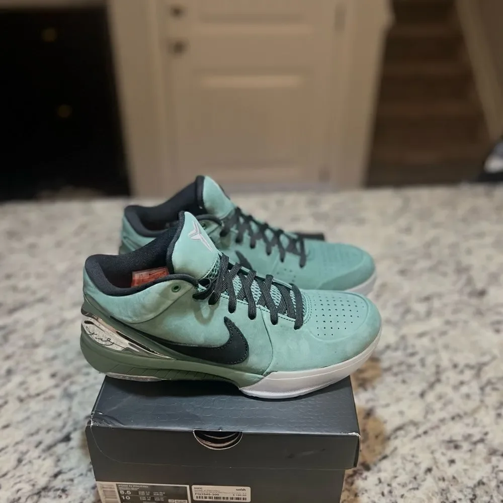 Nike Kobe 4 Protro “Girl Dad” size 8.5M/10W